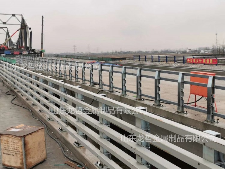 安徽跨宁洛高速大桥护栏工程案例