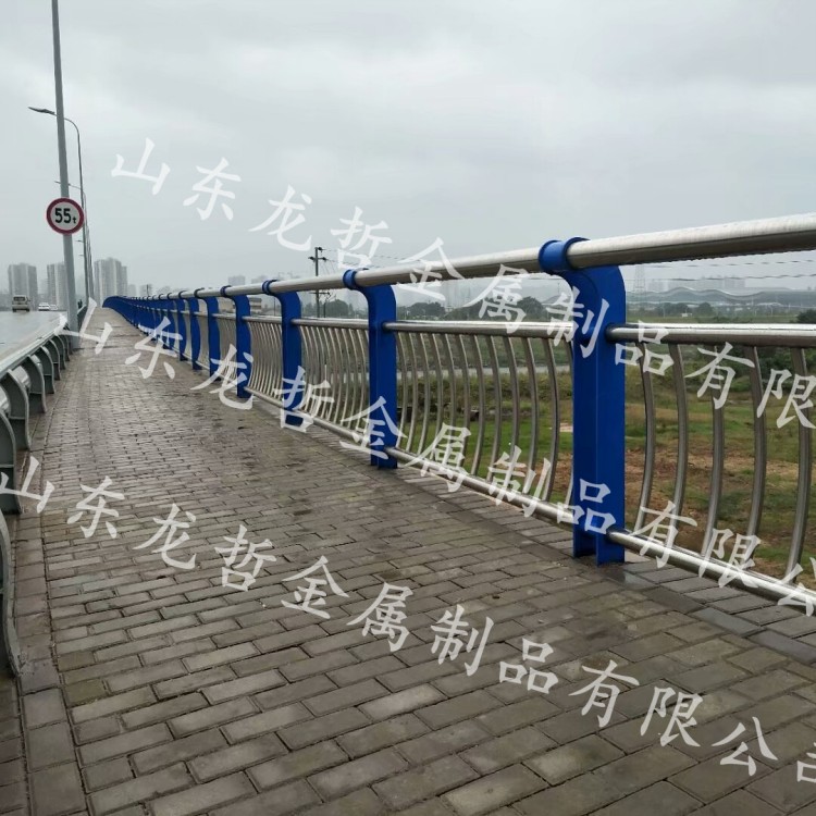 湖南长沙黄兴大桥护栏工程案例