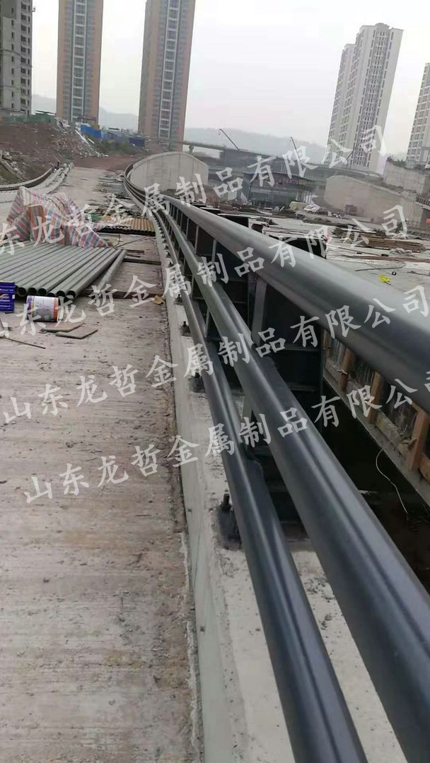 重庆万州区人行道防撞护栏工程